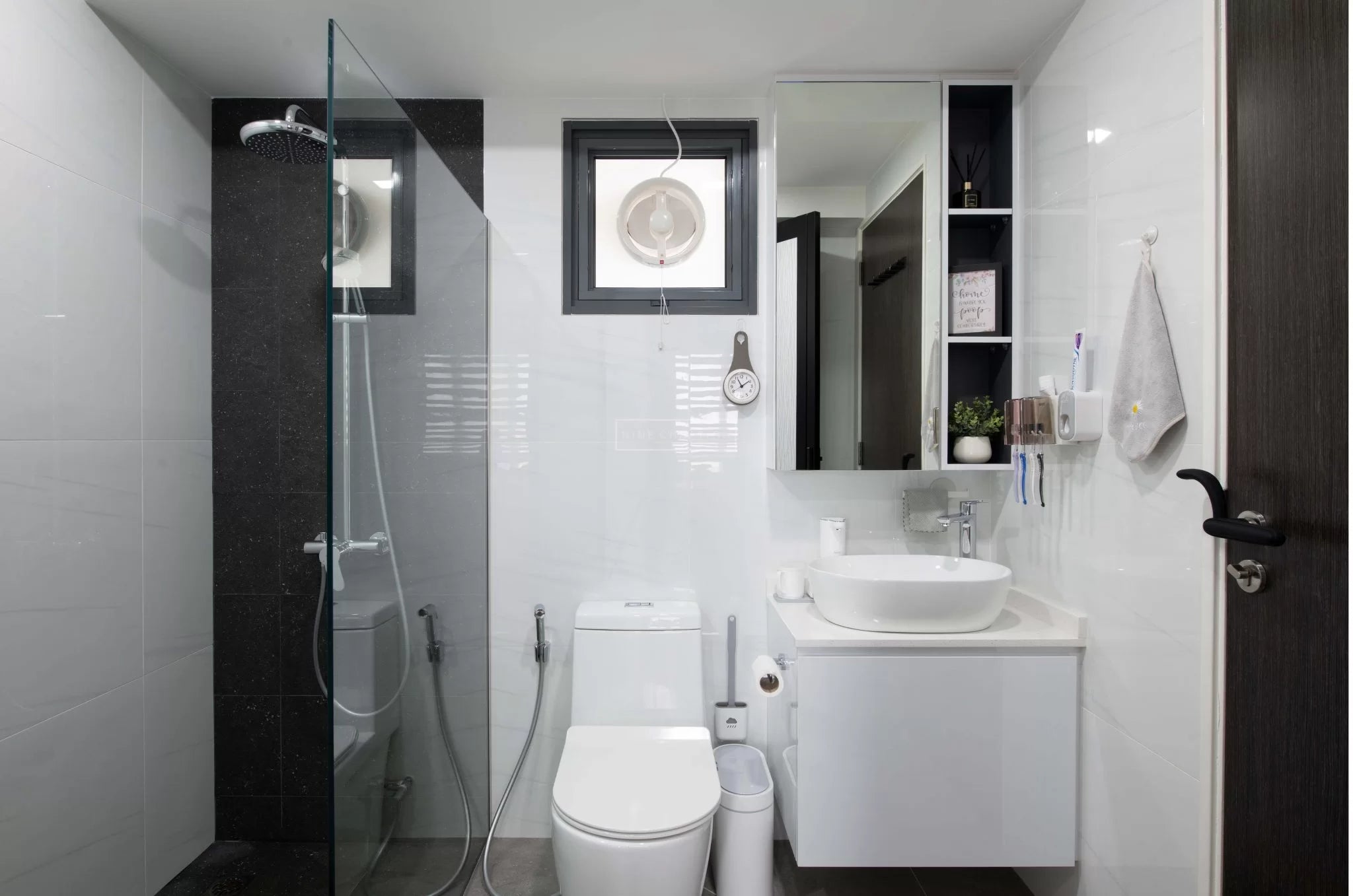 What happen if my HDB toilet ceiling has seepage from neighbour upstairs?
